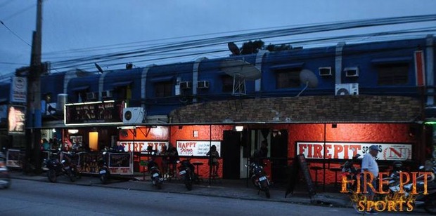 アンヘレスの夜遊び (2)