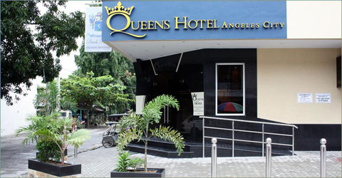 Queens Hotel front