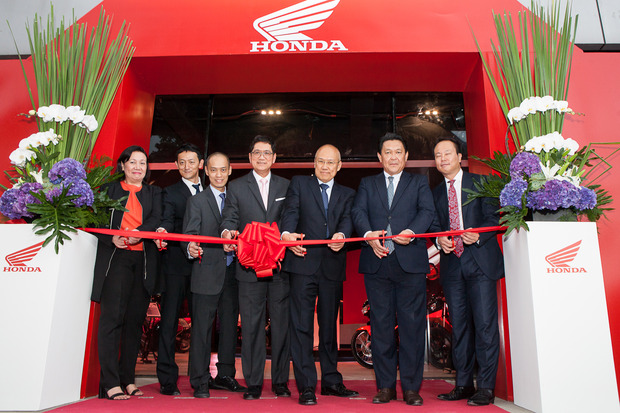 Honda-Manila-Flagship-Shop-Ribbon-Cutting