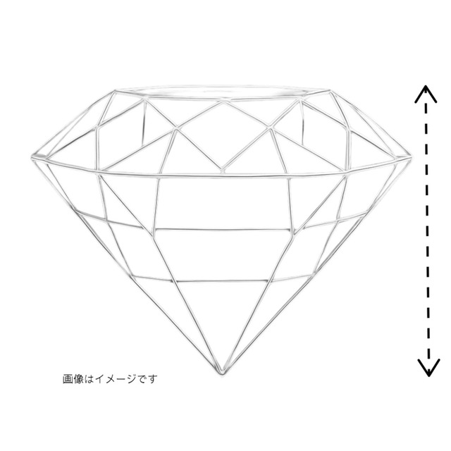オーバルミックスカットを真横から見た図。石の高さ