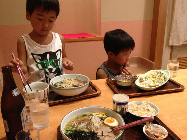 松江市京店の月ヶ瀬にて、あごだしラーメン昼食