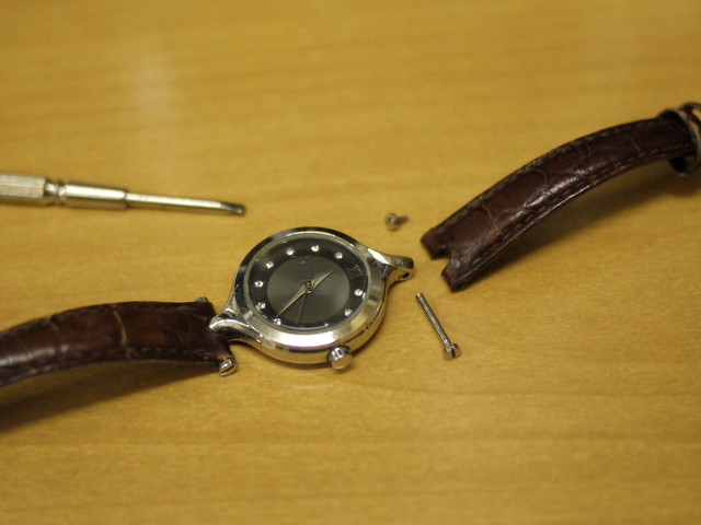 ハミルトン長谷川の腕時計 修理対応も島根1を目指し力走中 ベルトを凹型にカット加工 腕時計用のベルト交換