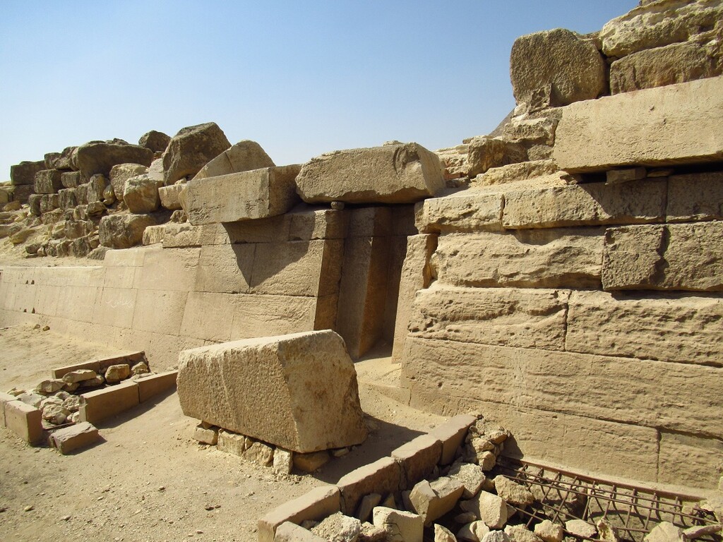 東の墓地エリア 貨幣石や切り妻型の通路 クフカーエフの墓など カイロ 天使たちの暮らす街