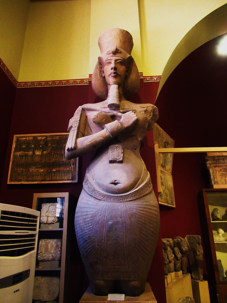 エジプトカイロ購入デスクトップオーナメント(ネフェルティティなど) 4つ エジプトでおしゃれなお土産が買えるのはコチラ💁 ネフェルタリ