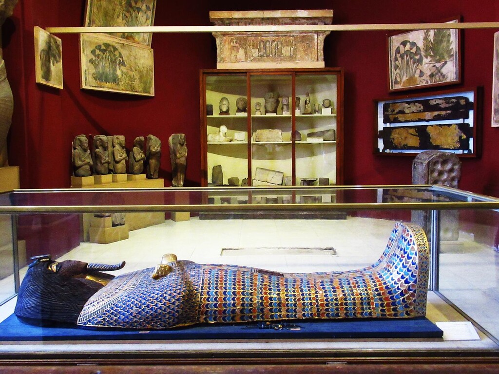 エジプトカイロ購入デスクトップオーナメント(ネフェルティティなど) 4つ エジプトカイロ購入デスクトップオーナメント(ネフェルティティなど) 4つ