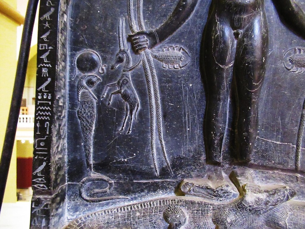 エジプト考古学博物館～子供の姿のホルス神のマジカルステラ