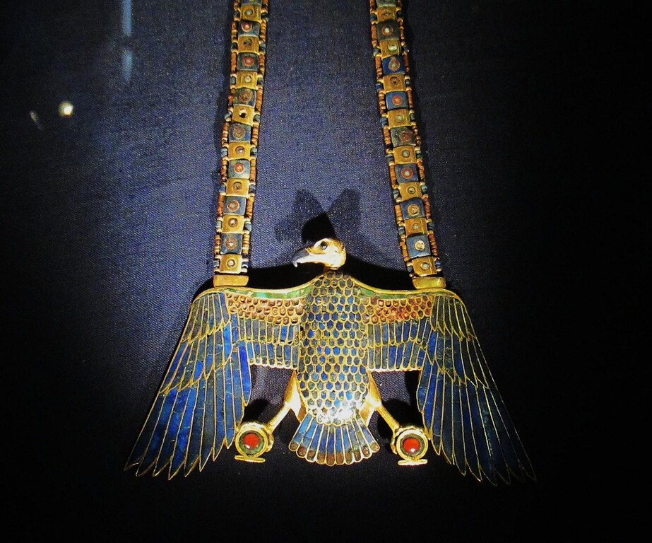 エジプト考古学博物館・ツタンカーメンの装飾品 : カイロ～天使たちの