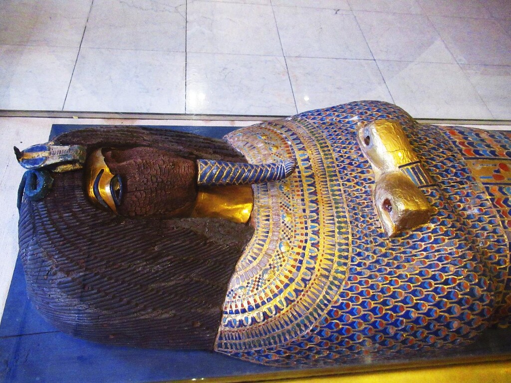 エジプト考古学博物館～アマルナ展示室とネフェルティティの頭像