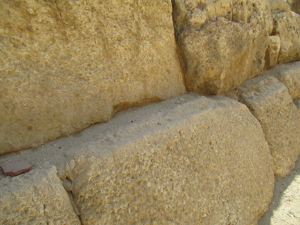 東の墓地エリア 貨幣石や切り妻型の通路 クフカーエフの墓など カイロ 天使たちの暮らす街