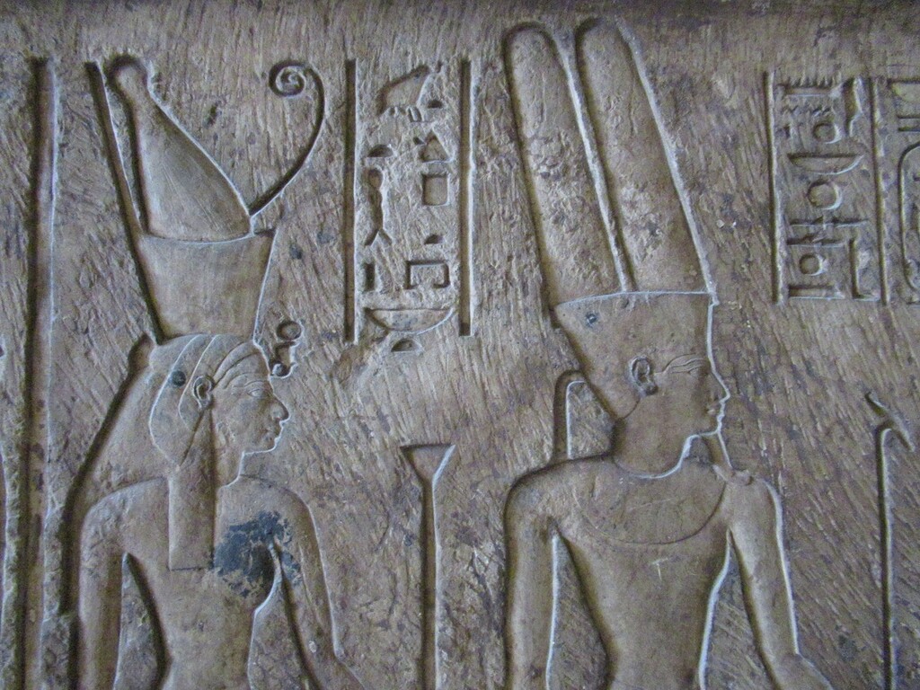 エジプト考古学博物館 シアモンのリンテル カイロ 天使たちの暮らす街