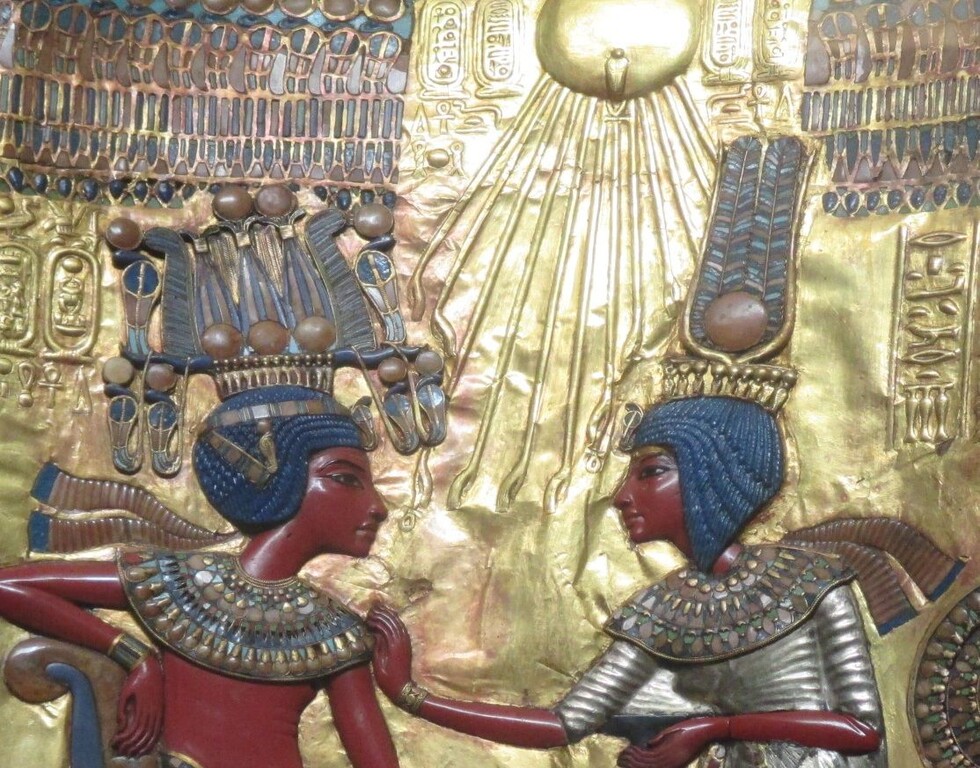 エジプト考古学博物館・ツタンカーメンの黄金の玉座の謎 エジプト考古学博物館・ツタンカーメンの黄金の玉座の謎