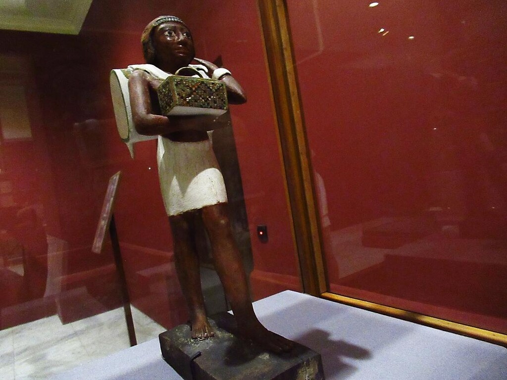 【図録・美術・歴史】カイロ考古学博物館展示品抜粋ほか１冊の２冊 Amazon.co.jp: 洋書 カイロ エジプト考古学博物館 本 英語