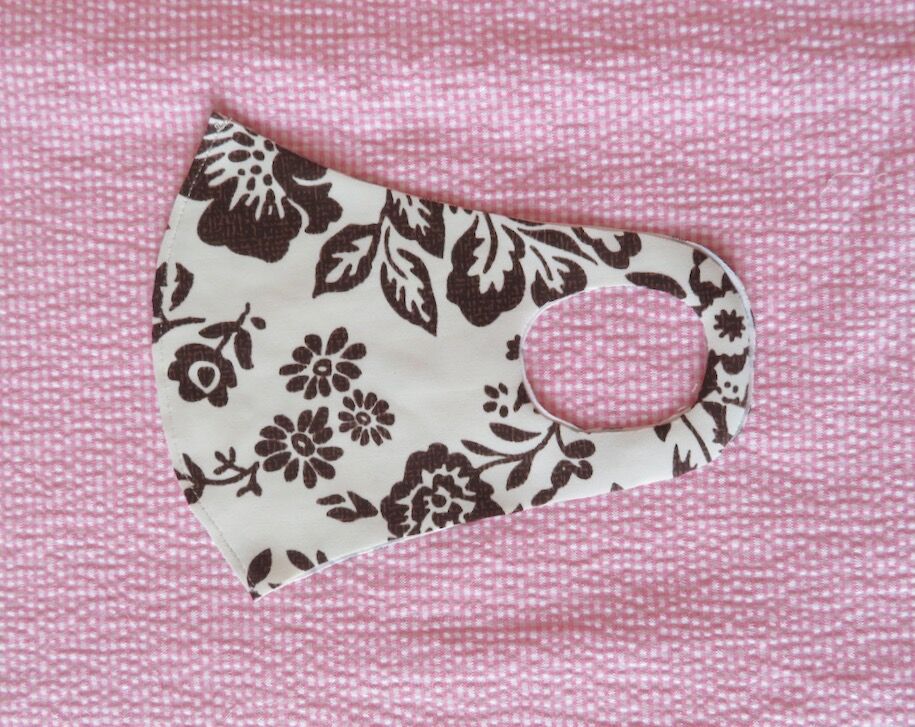 立体マスク 2way 白地 茶系花柄 大人 レディースサイズ Miki S House