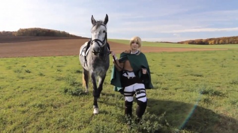 進撃の巨人 再現 動画 ドイツ 実写