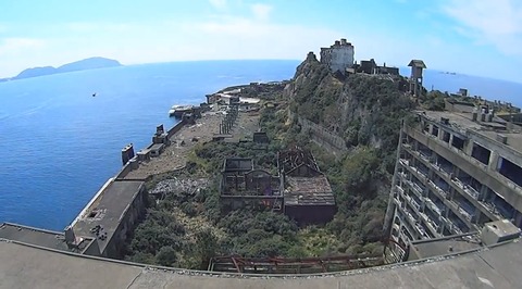 映画 進撃の巨人 キャスト 三浦春馬 貞本義行 軍艦島 公開 9