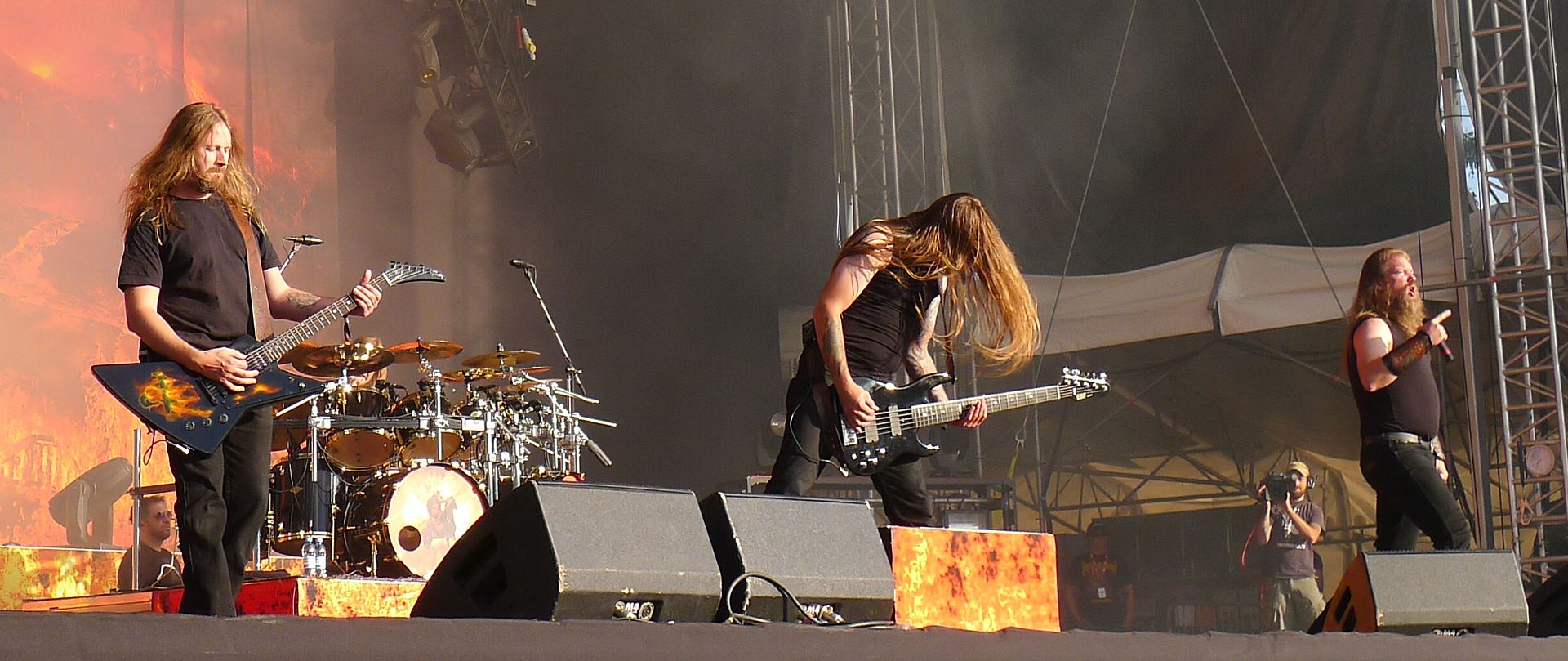 Amon_Amarth_-_Tuska_2011_-_10