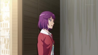 775