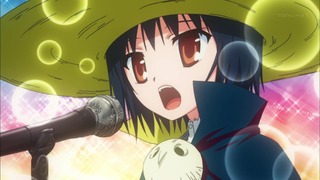 922