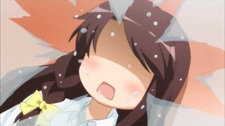 585