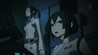 352