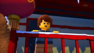 585