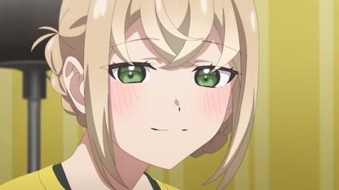 アニメ【笑顔のたえない職場です。】第5話：双見がライバルに悩む中、打ち切りを食らったアシスタント時代の先輩・梨田が酔っ払って登場！