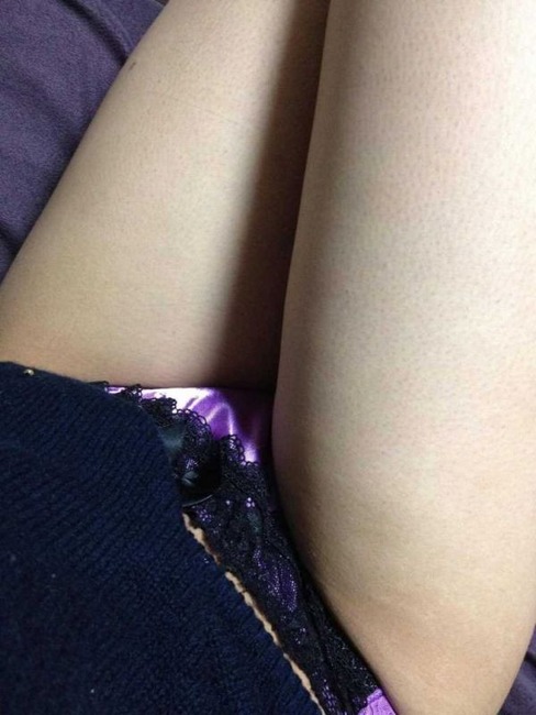 紫の下着身につけてる女の子のエロ画像 4