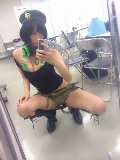 巨乳アイドル三人組の衣装がエロいｗｗｗ 27