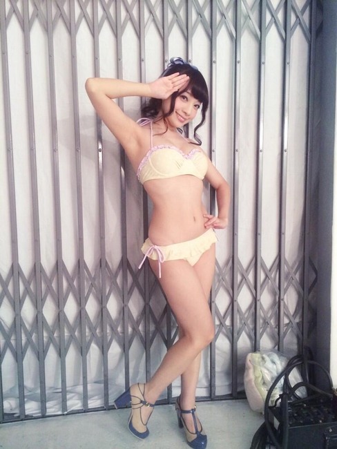 宮本彩希の胸の谷間に飛びつきたくなる自撮りエロ写メ・画像40枚 39
