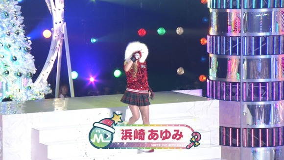 AKBや女子アナのパンチラ、胸チラがエロいTVキャプ画像40枚 36