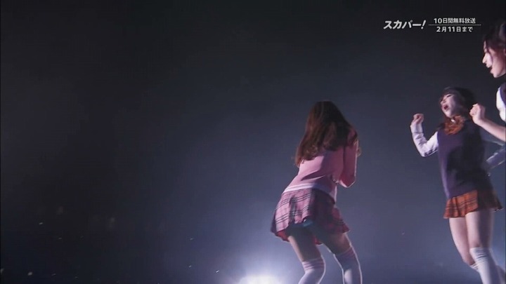 KARAのミニスカニーソライブがエロい画像 14