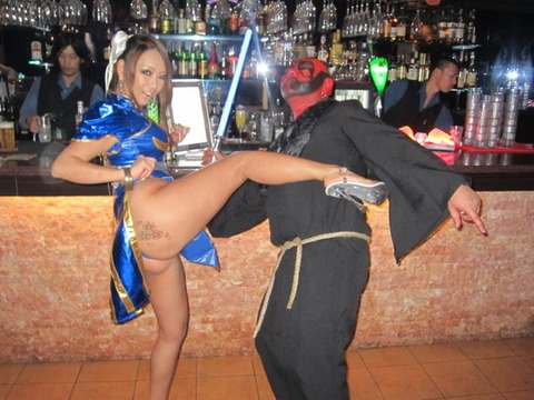 【ハロウィン素人コスプレエロ画像】露出狂の祭典となりつつあるハロウィンというイベントｗｗｗｗｗ 7