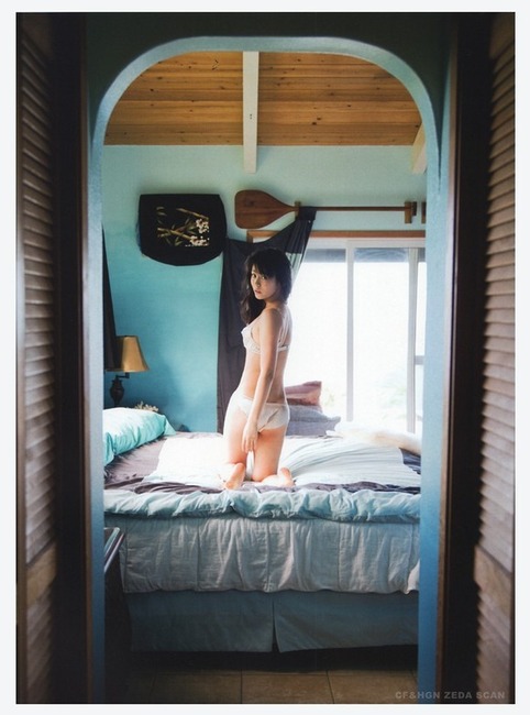 本仮屋ユイカ（もとかりやユイカ）女優の下着や水着姿が抜けるエロ画像 6