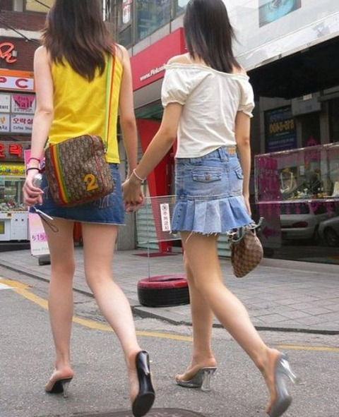 【美脚素人エロ画像】夏に向けてこういう美脚彼女がほしいんだがｗｗｗｗｗｗ 16
