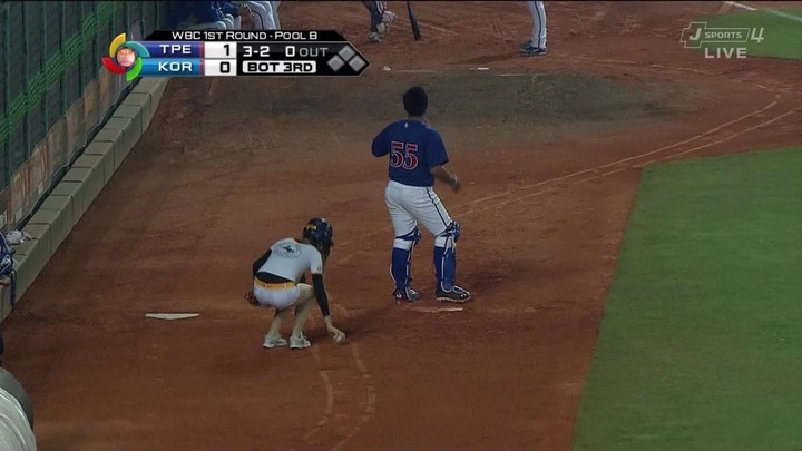 【画像・動画あり】ベイスのチアが物凄くエロい 23