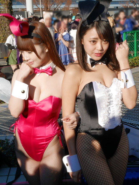 【コスプレイヤーエロ画像】オナネタ収集は「コミケ会場」へ行けば間違いねえわｗｗｗｗｗ 13