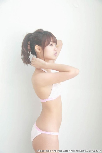 松本愛ちゃんの胸の谷間で抜けるエロ画像 38