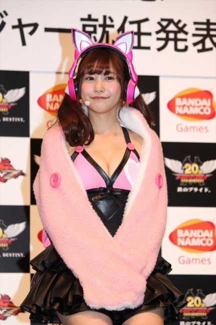 佐野ひなこが鉄拳7のコスプレで黒ニーソがエロい画像 4