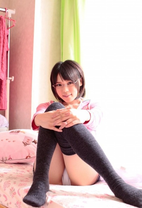 太ももがエロい女の子のエロ画像35枚 24