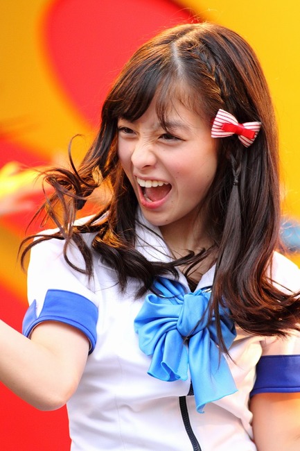 【画像】橋本環奈は一体どれだけ可愛ければ気が済むというのか 10