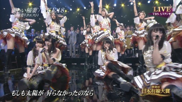 AKB48がLIVE中にパンチラしてるエロキャプ画像30枚 23
