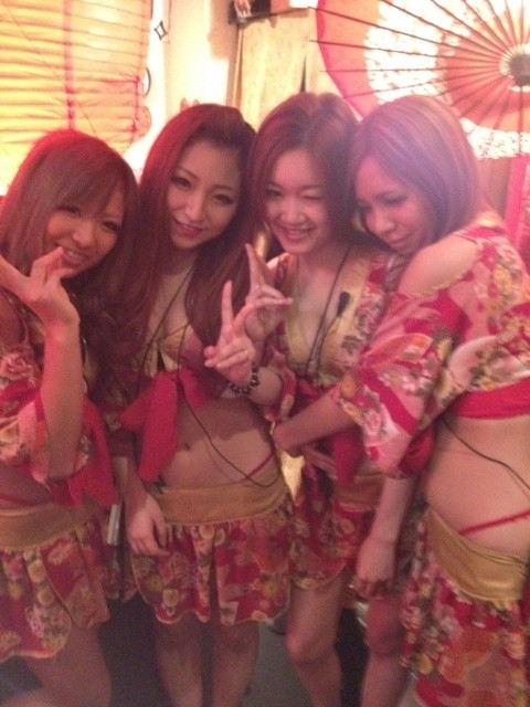 花魁系のセクシー居酒屋で働く素人娘のエロ画像が大量にうｐされてるぞｗｗｗｗｗ 28