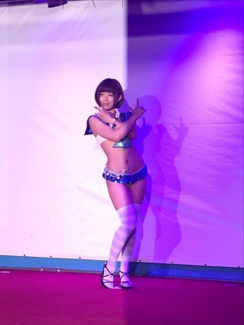 紗倉まな AV女優と制服セックスしたくなるエロ画像 24