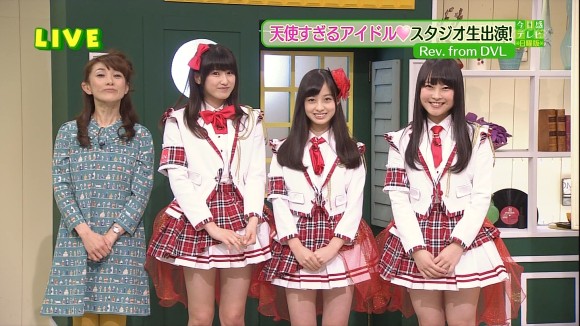 橋本環奈さんがライブ中にパンチラしてるエロ画像50枚 32