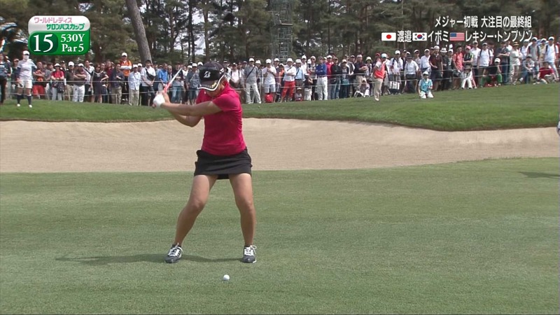 しゃがみパンチラしてる女子プロゴルフ 17