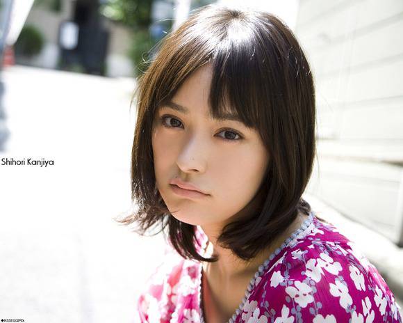 貫地谷しほり(25)女優の着衣巨乳がエロい画像まとめ 14