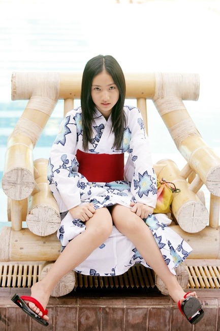 【画像35枚】ミニスカ＋体育座りのエロさは異常 21