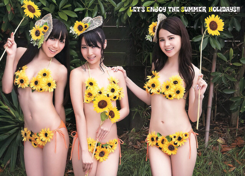 【画像54枚】アイドル・芸能人の抜ける胸チラなどエロgif画像 3