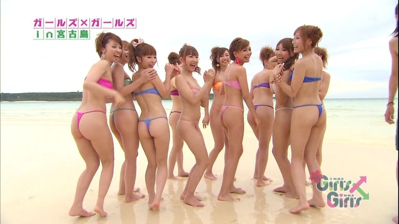 江ノ島ビーチに居た痴女な水着ギャルのエロ画像 5