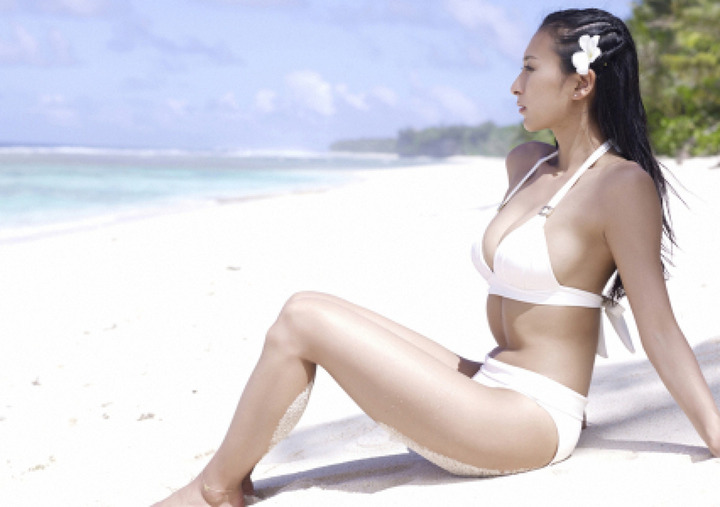 【画像76枚】浅田舞のファースト写真集発売決定、彼女はなぜグラビアに挑戦したのか？「不安だらけでネガティブなことしか考えてなかった」 40